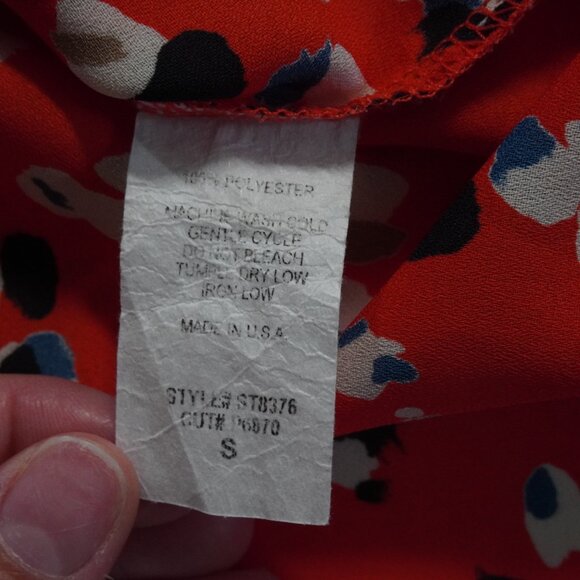 Hailey & Co Sleeveless V Neck and Back Blouse with Ruffles - Picture 4 of 6